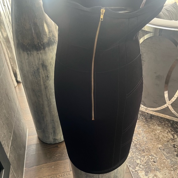 COPY - GUESS BUSTIER BANDAGE DRESS with built in bra size medium perfect LBD su… - Picture 16 of 17